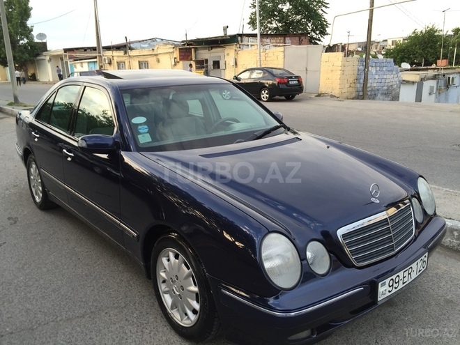 Mercedes E 240 1999, 215,000 km - 2.4 л - Bakı