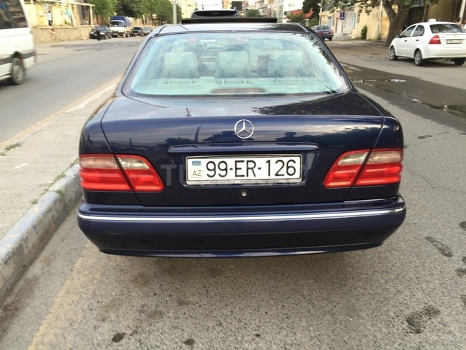 Mercedes E 240 1999, 215,000 km - 2.4 л - Bakı
