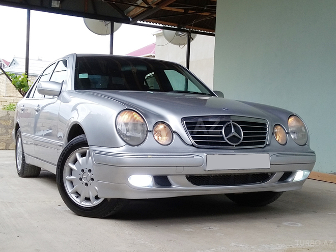 Mercedes E 320 2000, 246,581 km - 3.2 l - Xırdalan