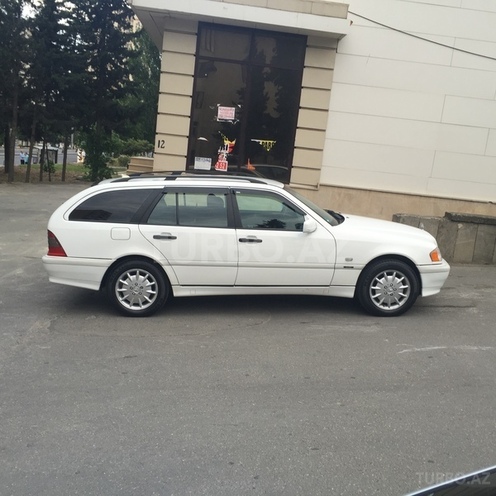 Mercedes C 220 2000, 245,000 km - 2.2 l - Bakı