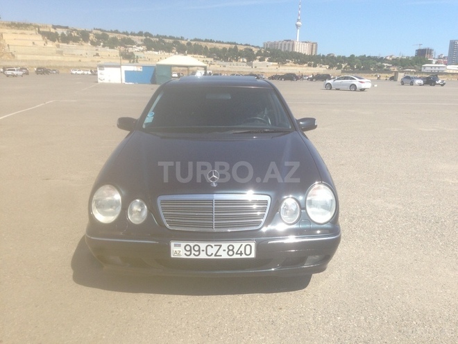 Mercedes E 220 2000, 245,000 km - 2.2 l - Bakı