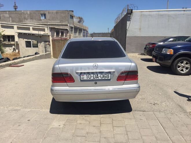 Mercedes E 280 2000, 245,000 km - 2.8 l - Bakı