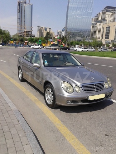 Mercedes E 220 2002, 227,000 km - 2.2 л - Bakı