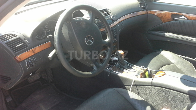 Mercedes E 240 2005, 255,000 km - 2.6 л - Bakı