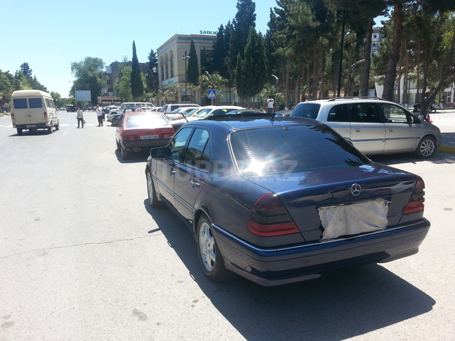 Mercedes C 220 1998, 238,444 km - 2.2 l - Sumqayıt