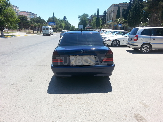 Mercedes C 220 1998, 238,444 km - 2.2 l - Sumqayıt