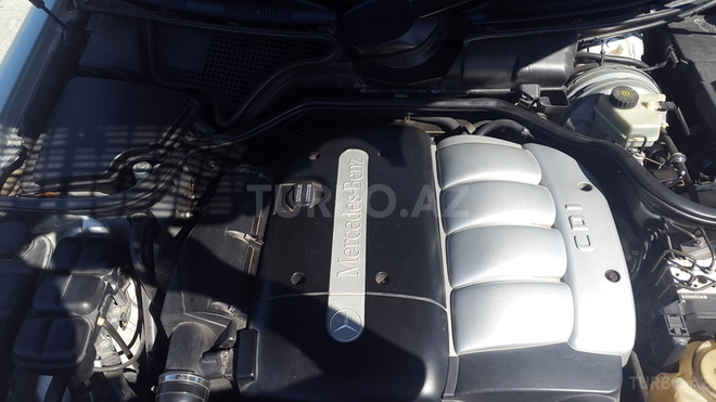 Mercedes E 220 2000, 266,000 km - 2.2 л - Bakı