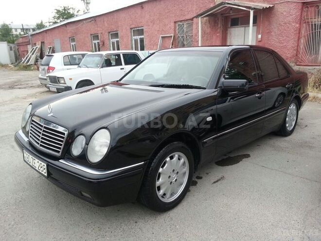 Mercedes  1998, 255,695 km - 2.0 l - Bakı