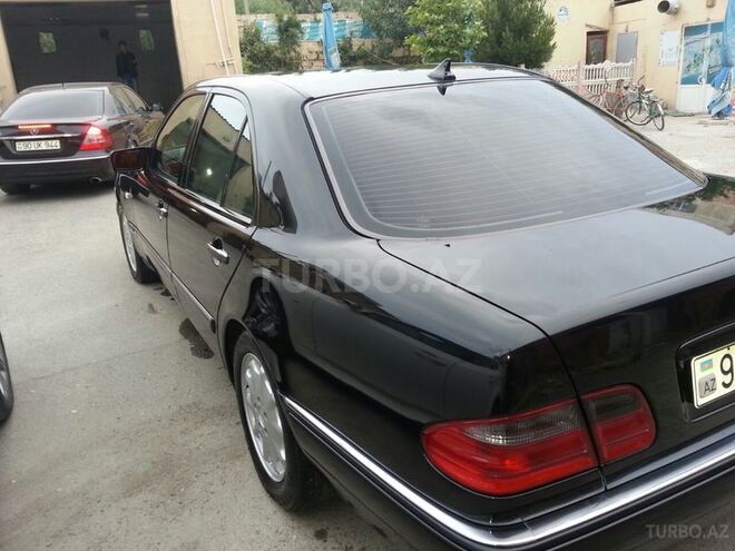 Mercedes  1998, 255,695 km - 2.0 l - Bakı