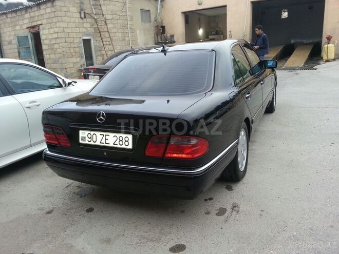Mercedes  1998, 255,695 km - 2.0 l - Bakı