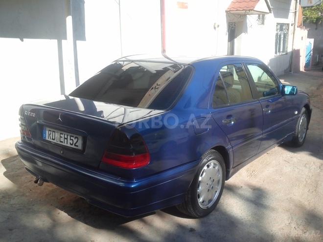 Mercedes C 220 1999, 300,000 km - 2.2 л - Bakı