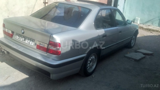 BMW 528 1993, 350,000 km - 0.3 л - Bakı
