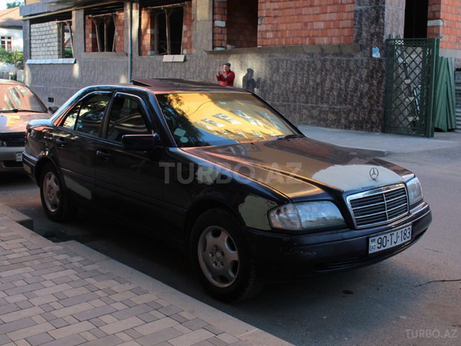 Mercedes C 180 1994, 305,450 km - 1.8 l - Qusar
