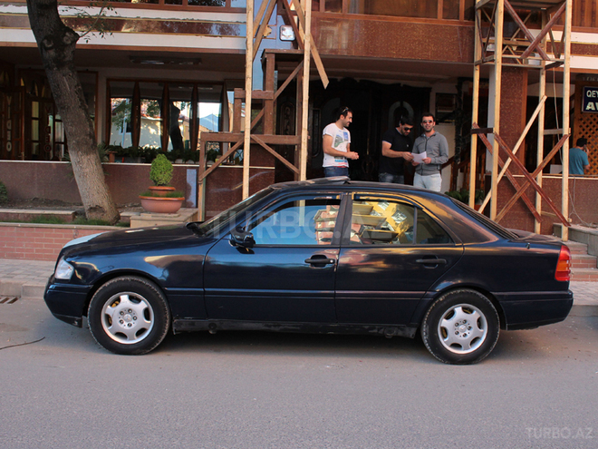 Mercedes C 180 1994, 305,450 km - 1.8 l - Qusar