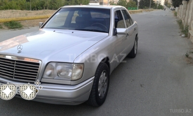 Mercedes E 200 1993, 300,000 km - 2.0 л - Bakı