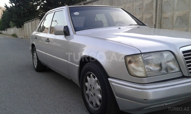 Mercedes E 200 1993, 300,000 km - 2.0 л - Bakı