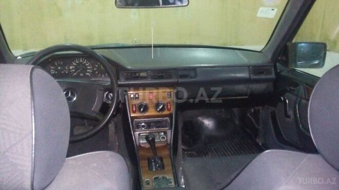 Mercedes E 300 1986, 442,000 km - 3.0 l - Bakı