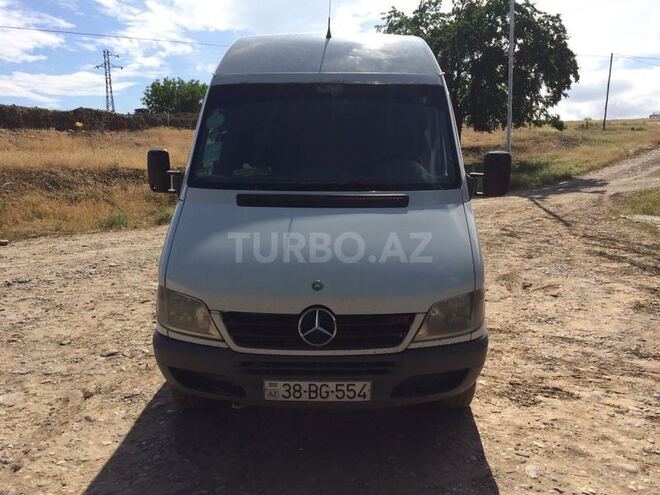 Mercedes Sprinter 208 2003, 357,243 km - 2.2 l - Qusar