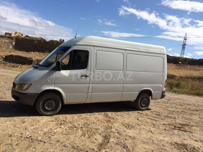Mercedes Sprinter 208 2003, 357,243 km - 2.2 l - Qusar