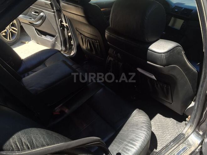 BMW 528 1996, 283,000 km - 2.8 l - Bakı