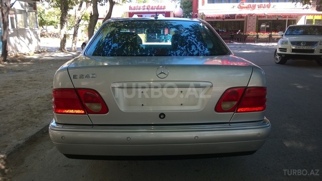 Mercedes E 240 1998, 234,575 km - 2.4 l - Bakı