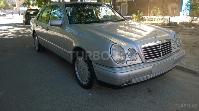 Mercedes E 240 1998, 234,575 km - 2.4 l - Bakı