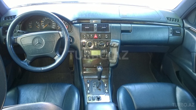 Mercedes E 240 1998, 234,575 km - 2.4 l - Bakı