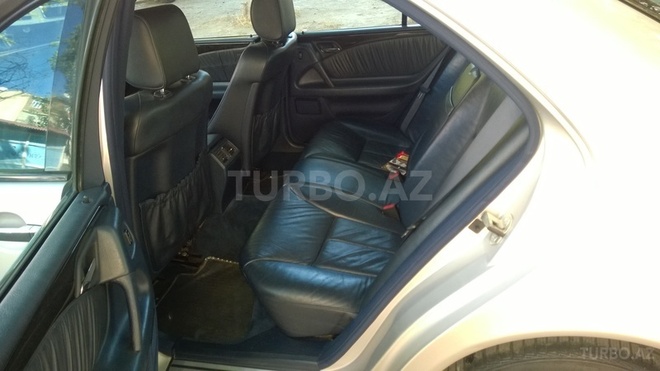 Mercedes E 240 1998, 234,575 km - 2.4 l - Bakı