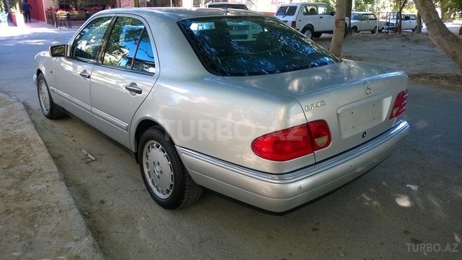 Mercedes E 240 1998, 234,575 km - 2.4 l - Bakı