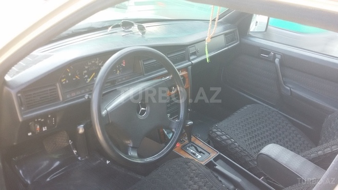Mercedes 190 1992, 230,000 km - 2.3 l - Ağcabədi