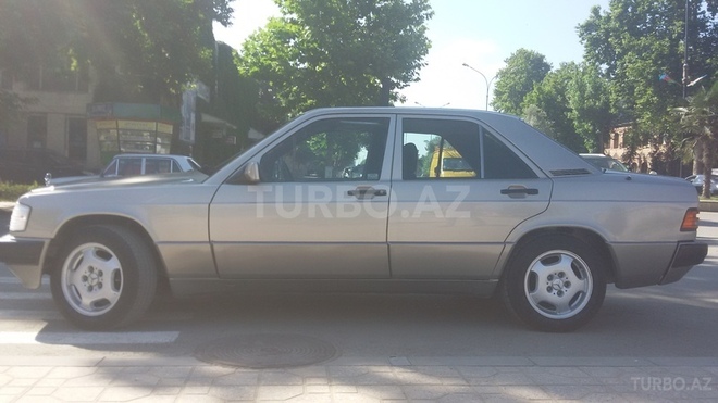 Mercedes 190 1992, 230,000 km - 2.3 l - Ağcabədi