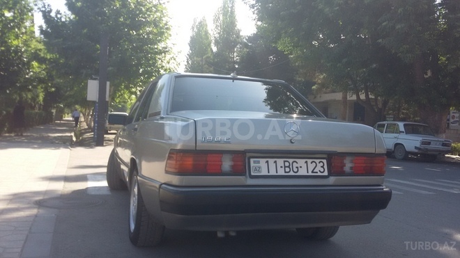 Mercedes 190 1992, 230,000 km - 2.3 l - Ağcabədi