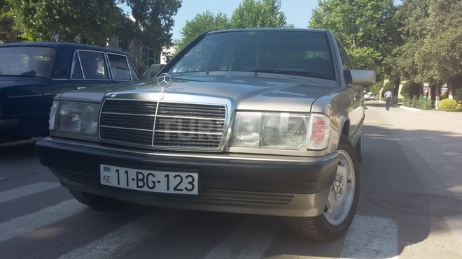 Mercedes 190 1992, 230,000 km - 2.3 l - Ağcabədi