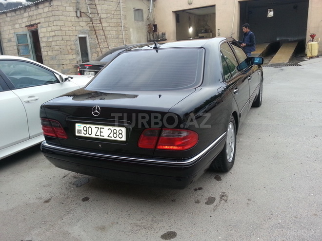 Mercedes E 200 1998, 256,133 km - 2.0 l - Bakı