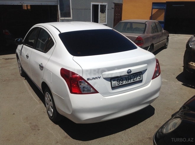 Nissan Sunny 2012, 240,000 km - 1.5 l - Bakı