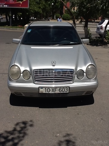 Mercedes E 220 1997, 270,000 km - 2.2 л - Bakı