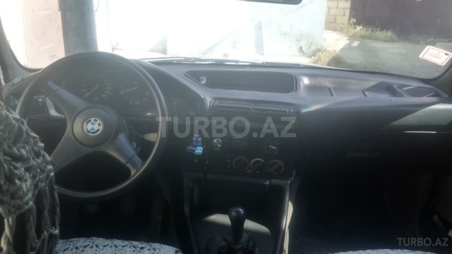 BMW 525 1993, 330,000 km - 0.3 л - Bakı