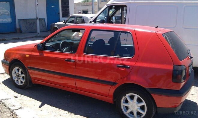 Volkswagen Golf 1995, 136,000 km - 1.8 l - Sumqayıt