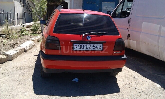 Volkswagen Golf 1995, 136,000 km - 1.8 l - Sumqayıt
