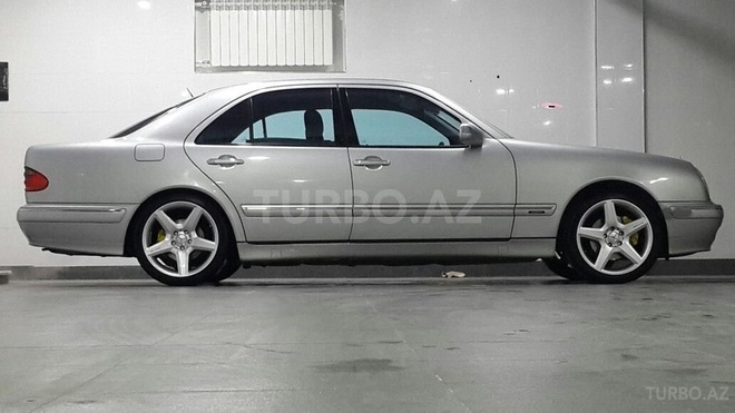 Mercedes E 280 1999, 224,000 km - 2.8 l - Bakı