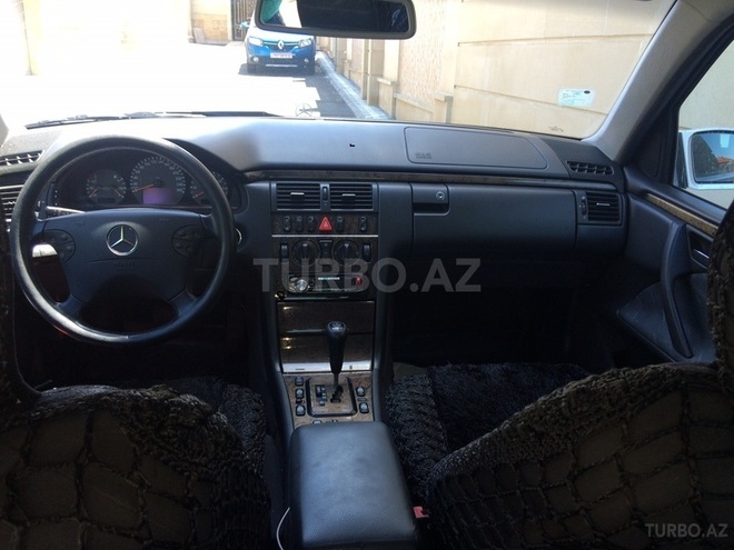 Mercedes E 280 1999, 224,000 km - 2.8 l - Bakı