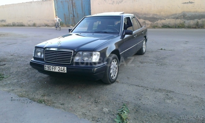 Mercedes E 220 1994, 357,890 km - 2.2 l - Bakı