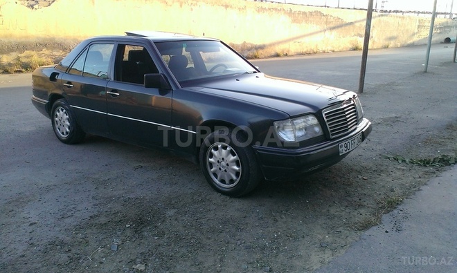 Mercedes E 220 1994, 357,890 km - 2.2 l - Bakı