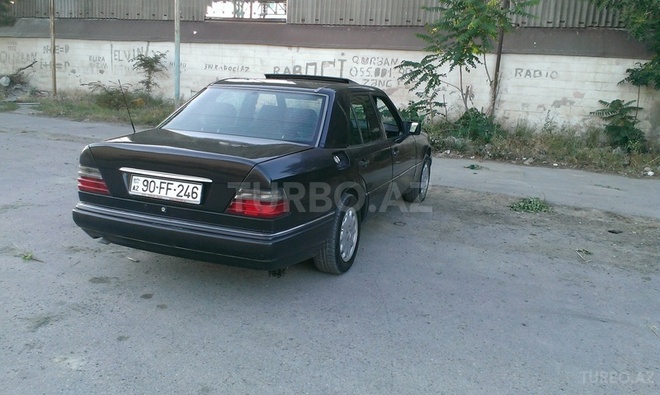 Mercedes E 220 1994, 357,890 km - 2.2 l - Bakı