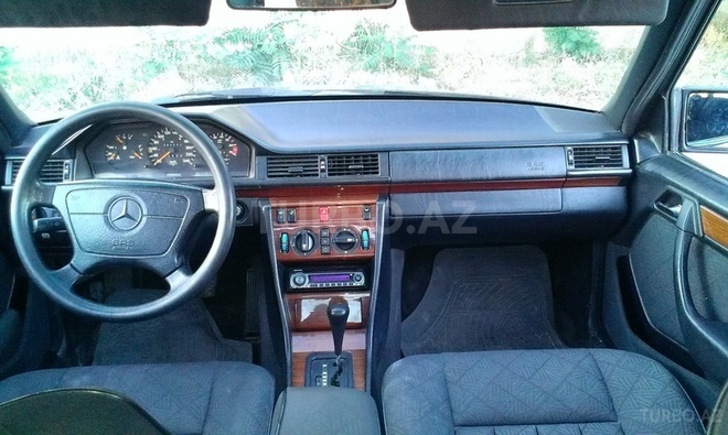 Mercedes E 220 1994, 357,890 km - 2.2 l - Bakı