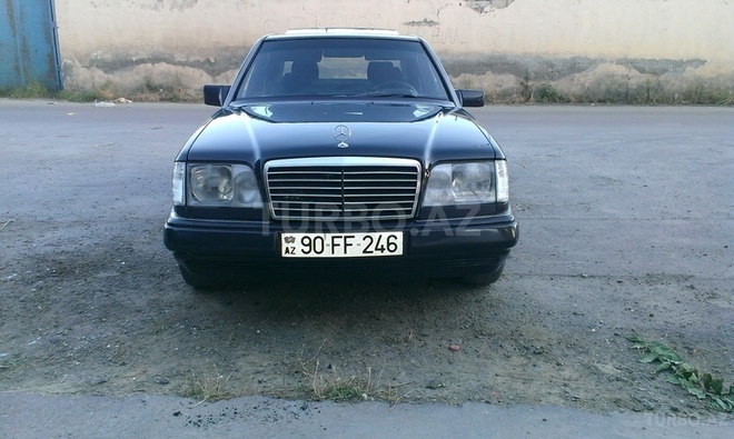 Mercedes E 220 1994, 357,890 km - 2.2 l - Bakı
