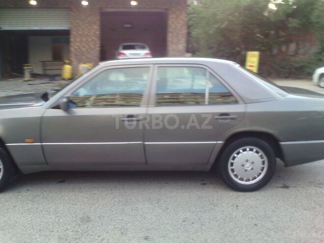 Mercedes E 300 1989, 442,000 km - 3.0 l - Bakı
