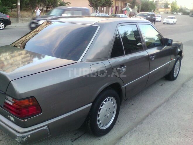 Mercedes E 300 1989, 442,000 km - 3.0 l - Bakı