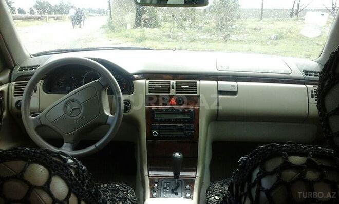 Mercedes E 320 1998, 22,500 km - 3.2 л - Sumqayıt