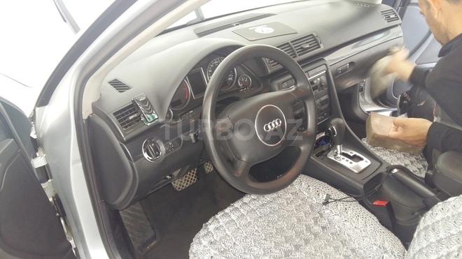 Audi A4 2001, 234,000 km - 2.0 l - Bakı